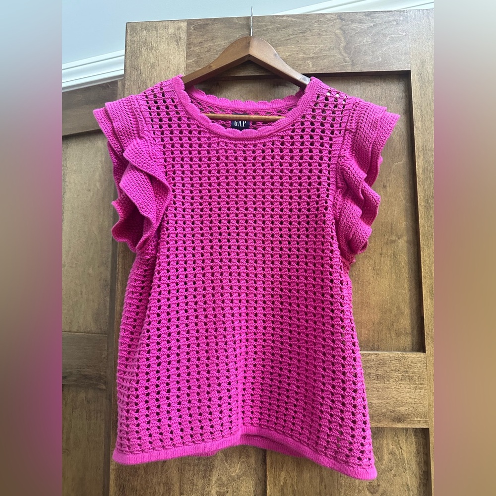 GAP flutter sleeve crochet top, size S.